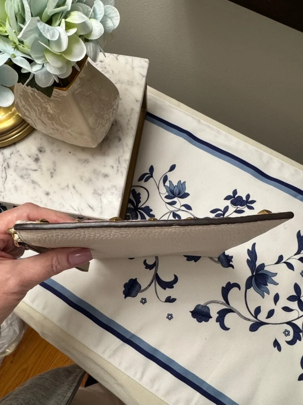 Michael Kors Jet Set Travel Large Zip Clutch Wristlet EUC - Picture 5 of 8